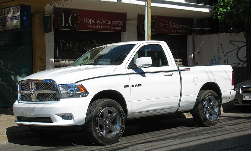 File:Ram 1500 Hemi Sport 2011 (39640387854).jpg