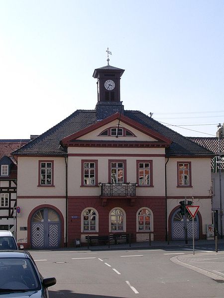 Datei:Rathaus-OberIngelheim3.jpg