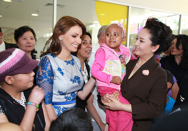 Rivera and Peng Liyuan, the First Lady of China, visit Hospital Infantil de México Federico Gómez, a children's hospital in Mexico City.