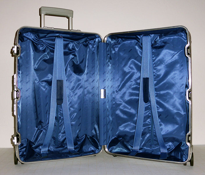 File:Rimowa Koffer Topas-Serie (geöffnet, innen).jpg