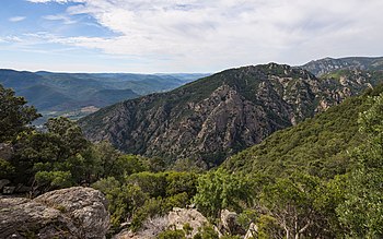 Roc de Peyris, Mons, Hérault 01. jpg