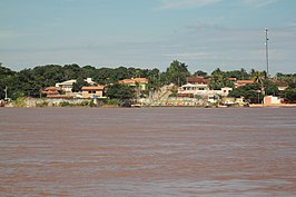 De landingsplaats van de veerverbinding over de rivier de São Francisco van São Romão