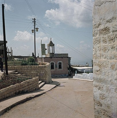 איך מגיעים באמצעות תחבורה ציבורית  לקרית האמנים? - מידע על המקום