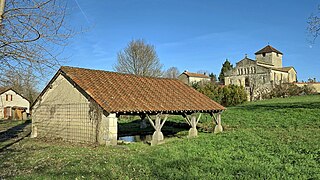 Le lavoir de Saint-Aulaye.