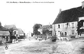 La place et la route de la Chapelotte.