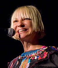 Sia biểu diễn tại Seattle, Washington, năm 2011.