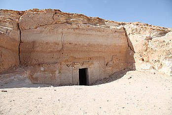 مقبرة صخرية في جبل التكرور بسيوة