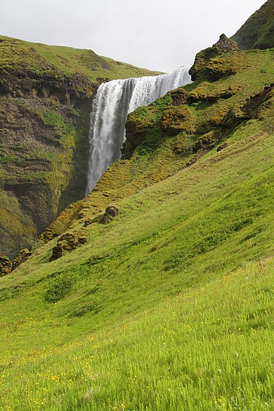 File:Skogafoss-32-2018-gje.jpg