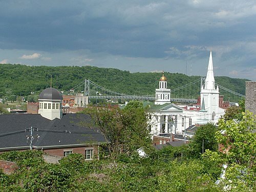 Maysville, Kentucky, skyline showing the Mason County Courthouse, and the Simon Kenton Memorial Bridge which spans the Ohio River.