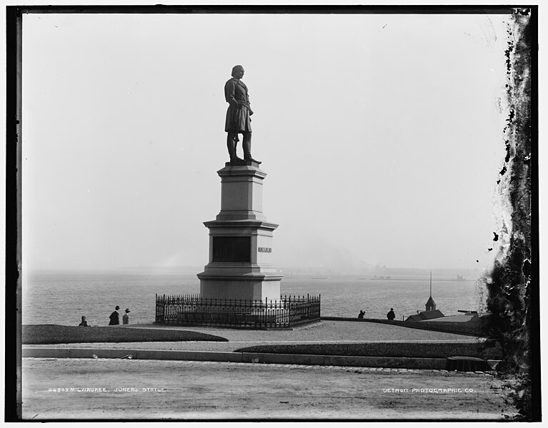 File:Solomon Juneau statue in Milwaukee circa 1890.jpg