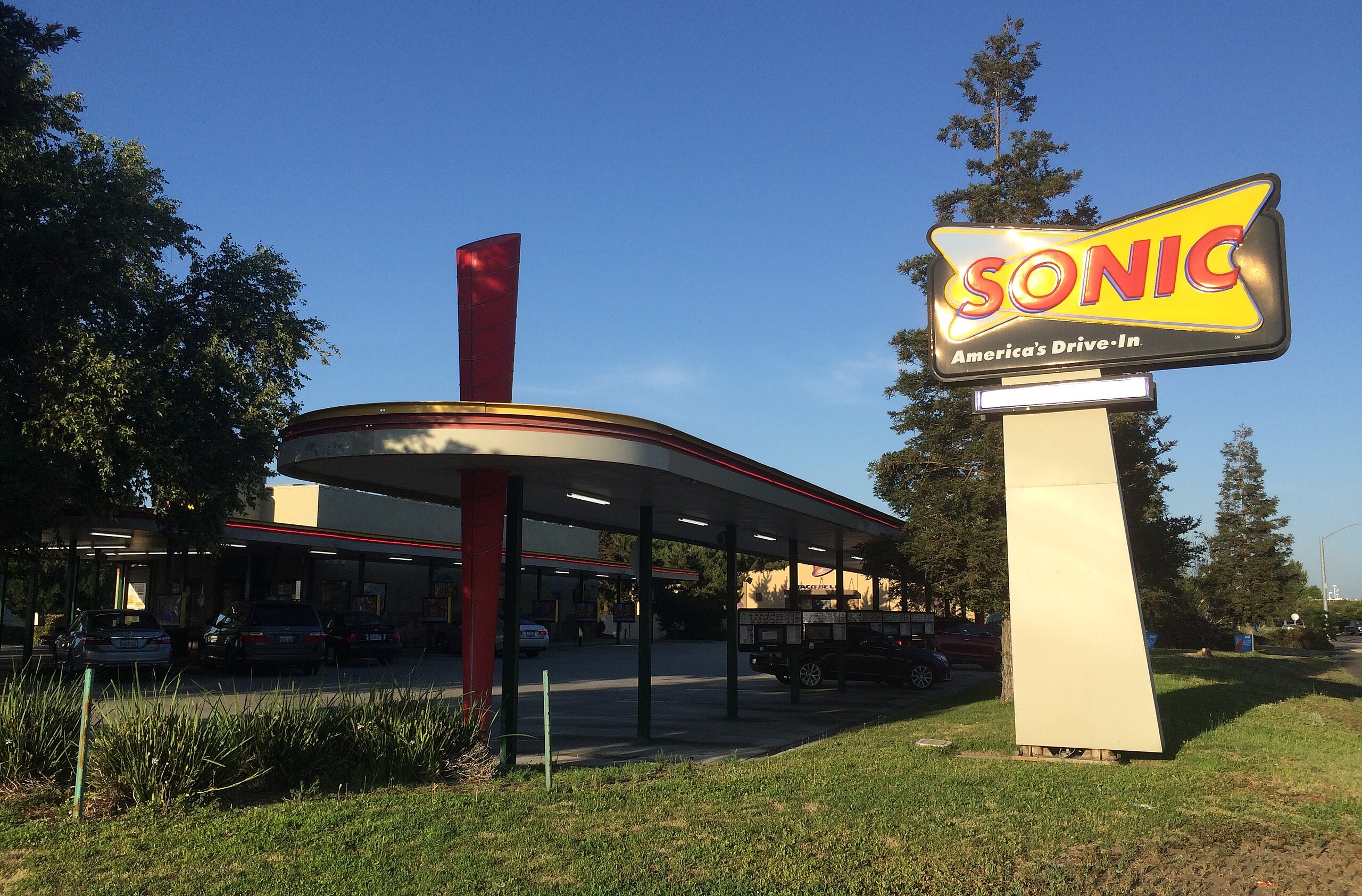 Sonic Drive-In - Wikipedia