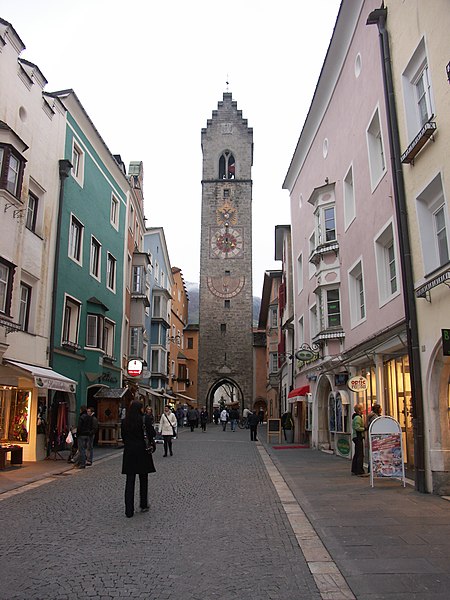 File:Sterzing. Zwölferturm - 001.JPG