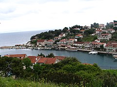 Havnen i landsbyen Stomorska