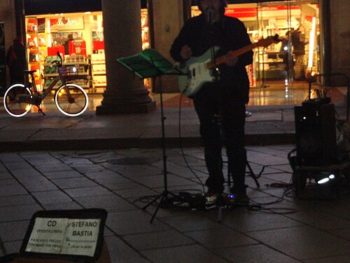 Street Performer in Milano