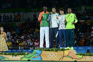 Taekwondo op de Olympische Zomerspelen 2016 - Prijsuitreiking +80 kg heren 18.jpg