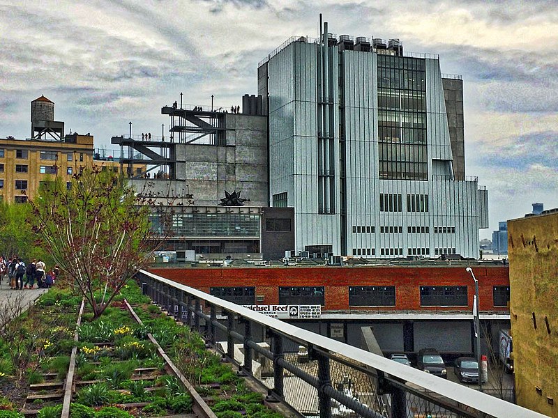 File:The High Line Trail -- Meatpacking District New York (NY) April 2016 (26847040002).jpg