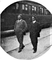 Теодор Рузвельт (1858–1919) и Джон Каллан О'Лафлин (1873–1949) .png