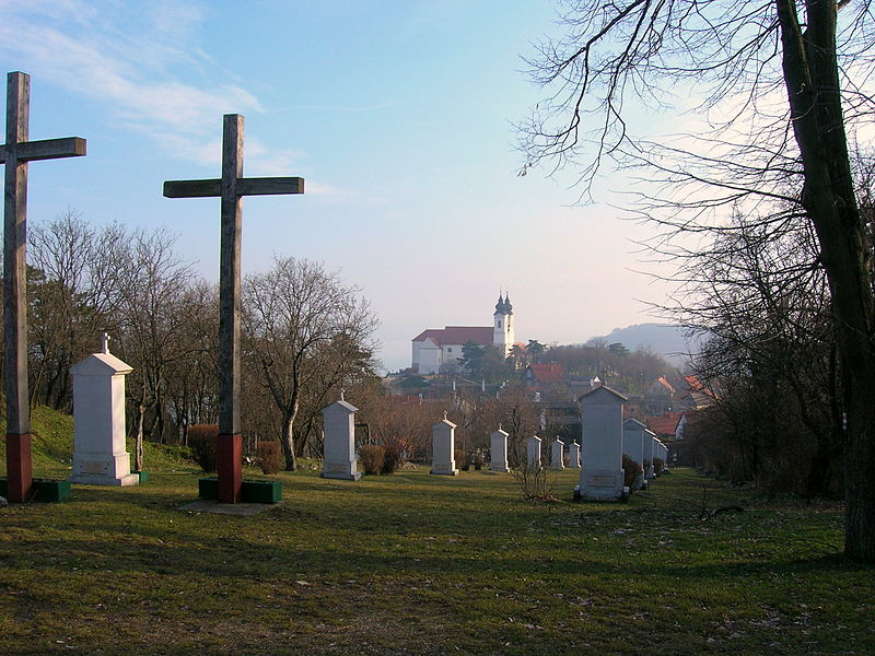 File:Tihany basilica calvary.jpg