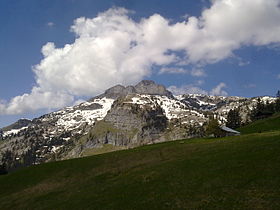 La torre Famelon vista desde el Pierre du Moëllé, al este.