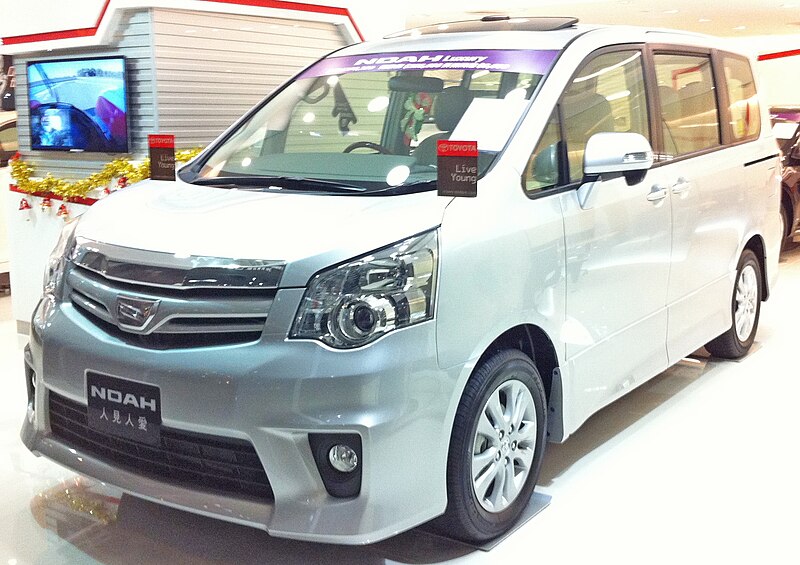 File:Toyota Noah Luxury (Hong Kong).JPG