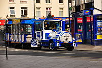 Trackless train in Exmouth (6499).jpg