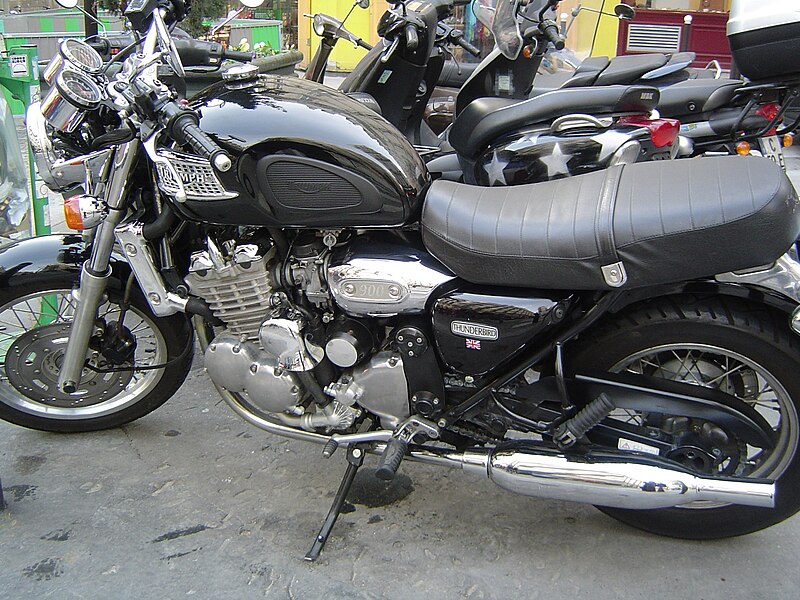 File:Triumph Thunderbird 900.JPG