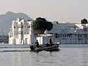 UDAIPUR.- Palais de Jag Mandir (sur lac Pichola).. jpg