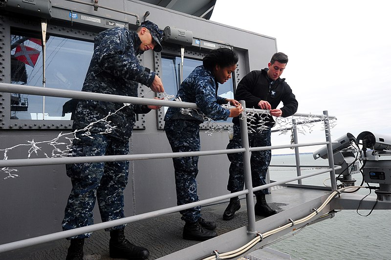 File:USS George H.W. Bush 121212-N-TB177-088.jpg