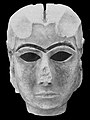Skulptūrinė kaukė iš Uruko Eanos šventyklos (apie 3100 m. pr. m. e., Irako muziejus)