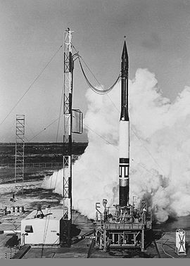 Raketa Vanguard na štartovacej rampe