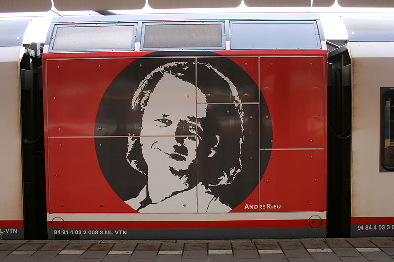 File:Veolia Stadler FLIRT "André Rieu" (6040723927).jpg