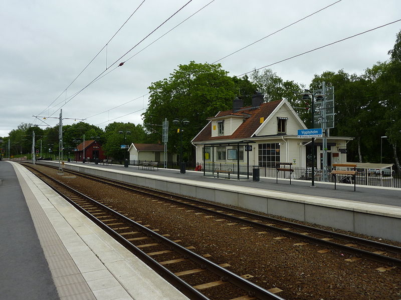 File:Viggbyholm station.JPG