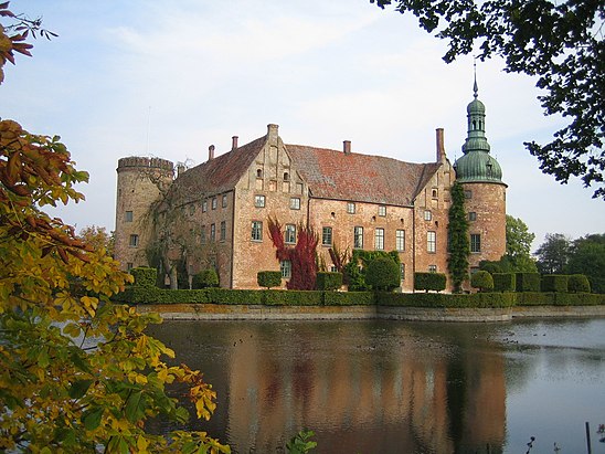 Castle вики. Виттшёвле (замок, Швеция). Замок Марсвинсхольм, Швеция. Замок витшевле Швеция. Замок Мауритцсберг Швеция.