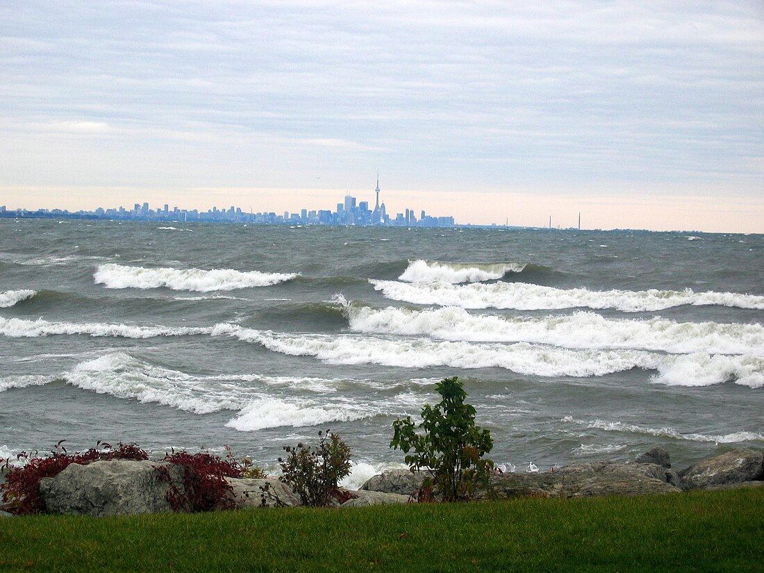 File:Wave in Lake Ontario.jpg