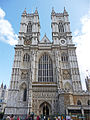 Westminster Abbey adalah gereja besar bergaya Gothik di London, Inggris. Edward Sang Pengaku membangun sebuah biara di sana pada 1050 M dengan gaya Romanesque.
