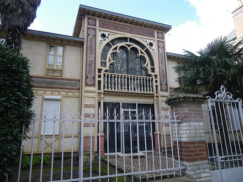 File:" les bains de la prevalaye bld sebastopol a rennes - panoramio.jpg