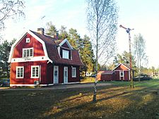 Österbymo station sett från sidan.JPG