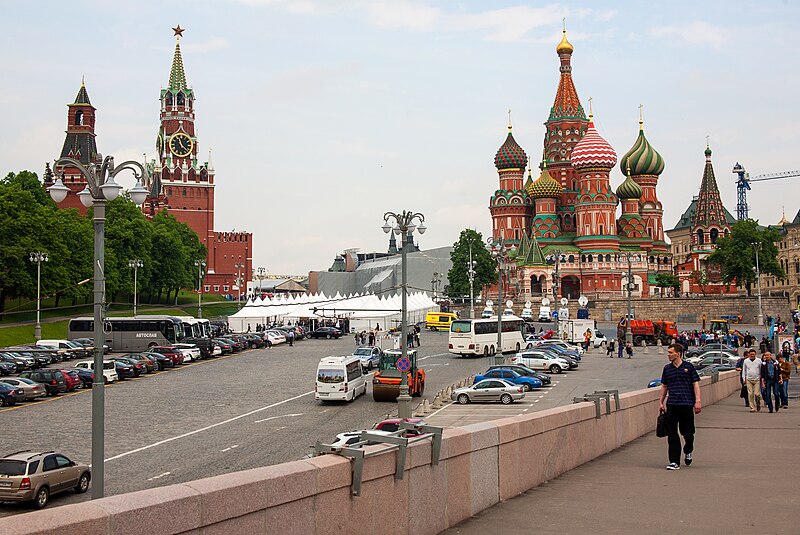 File:Вид на собор Василия Блаженного (Saint Basil's Cathedral on Red Square) (17859886019).jpg