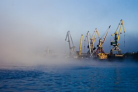 Речной порт Нефтеюганска.jpg