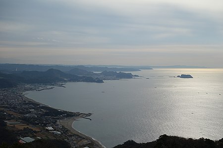 ไฟล์:鋸山から保田方面_Hota_view_from_Mt._Nokogiri_20130105_-_panoramio.jpg