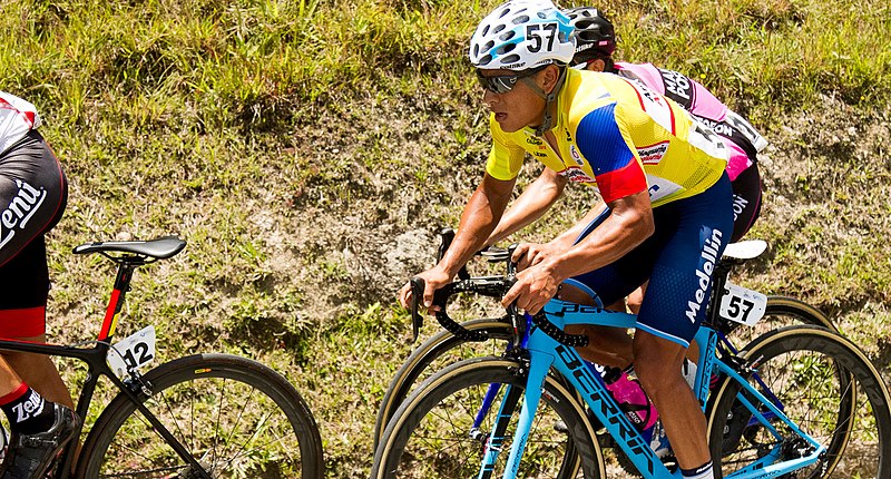 File:12 Etapa-Vuelta a Colombia 2018-Ciclistas en el Peloton 11.jpg