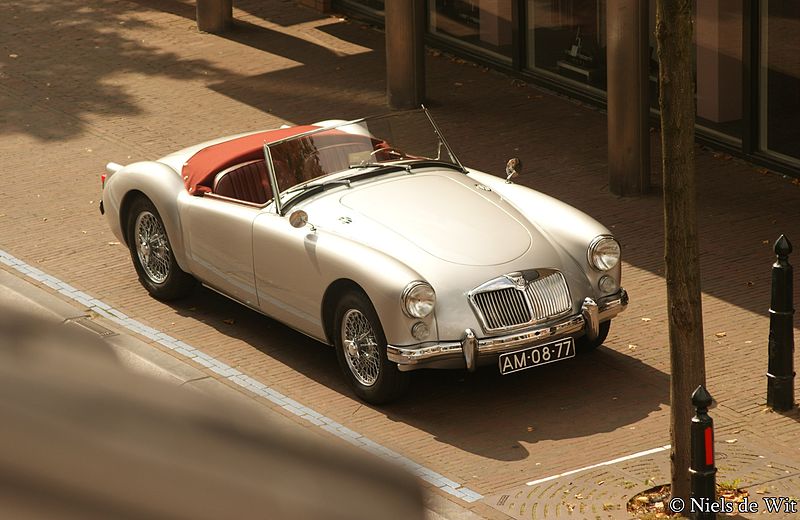 File:1961 MG A Roaster (15308214566).jpg