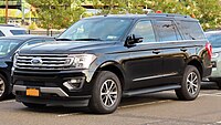 Ford Expedition XLT 2018 года, спереди 8.25.19.jpg 