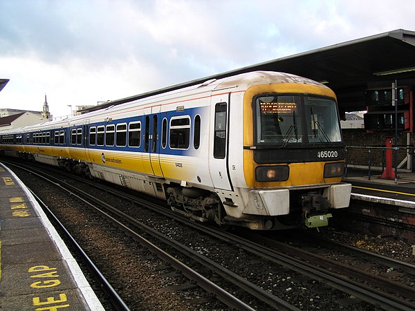 Connex South Eastern 465020 at Waterloo East in January 2003