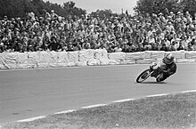 Henk van Kessel in action during the 1974 50cc Dutch TT. 50cc klasse Henk van Kessel in actie, Bestanddeelnr 927-2907.jpg