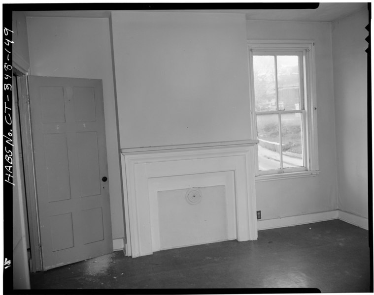 File:56 WASHINGTON STREET MANTLEPIECE, FRONT ROOM, SECOND FLOOR - Washington Street Historic District, Norwich, New London County, CT HABS CONN,6-NOR,20-149.tif