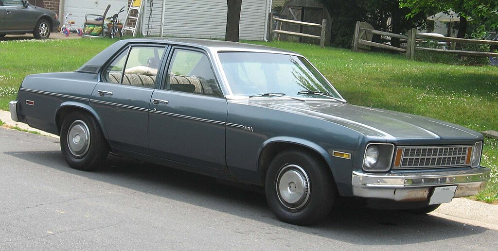 Der Chevrolet Nova 1024px-75-79_Chevrolet_Nova_sedan