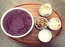 An acai na tigela, with toppings Acai na tigela.jpeg