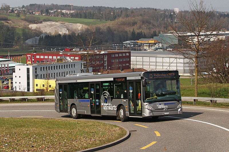 File:AAGR Heuliez 56 Littau Bahnhof.jpg