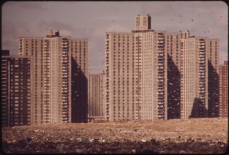 File:APARTMENTS OF "CO-OP CITY," A VAST HOUSING DEVELOPMENT IN THE BRONX, NOT FAR FROM PELHAM. THESE BUILDINGS STAND ON... - NARA - 549766.jpg